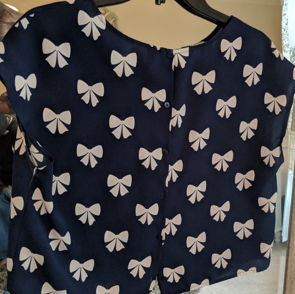 Buttoned Crop Top😍 - Picture 5 of 8